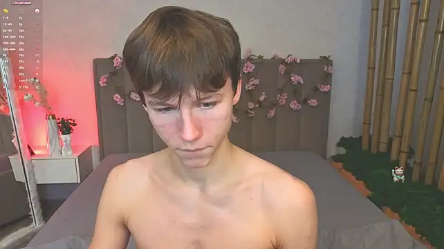 XXX chat uživo modela cuMte_boy