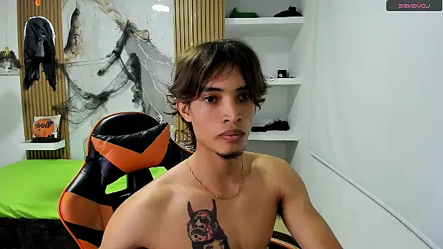 kenshi_roa Adlı Modelin Canlı XXX Sohbeti