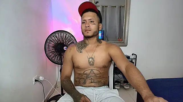 XXX chat uživo modela crow_black00