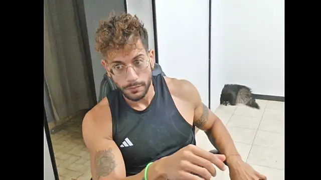 XXX chat uživo modela ItalianShadow