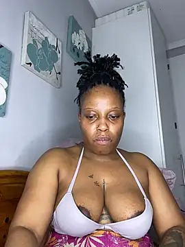 Chat XXX en directo de RainBougie