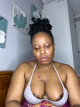 Chat XXX en directo de RainBougie