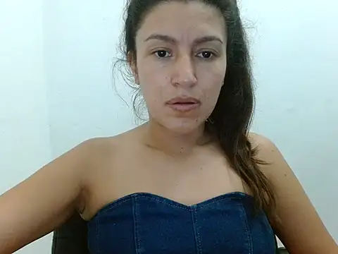 SarahFriendly Chat XXX in diretta
