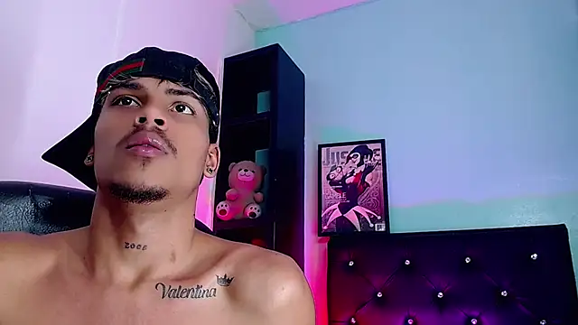 Angel_foxc13 Adlı Modelin Canlı XXX Sohbeti