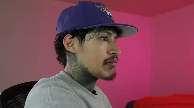 trieone Live XXX-chat