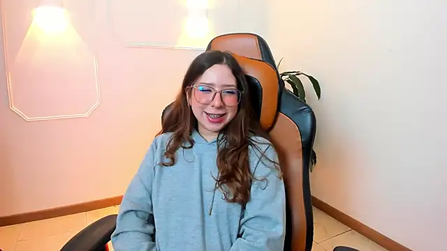 Brigitt_Evans 现场XXX聊天