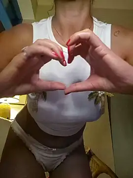 CelynaRoss live XXX chat