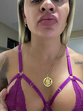Chat XXX ao vivo de carolinecbso