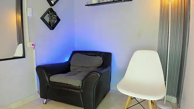 Chat +18 de Noah_mill ao vivo