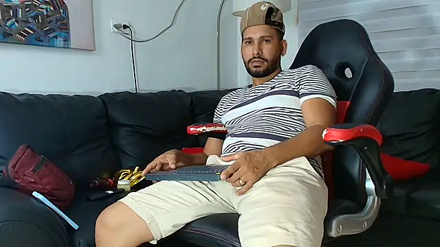 luis_23hot Adlı Modelin Canlı XXX Sohbeti