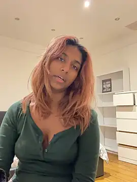DonnaShy Adlı Modelin Canlı XXX Sohbeti