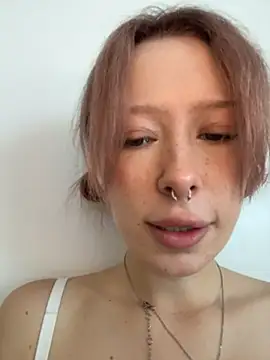 צ'אט XXX בשידור חי של MaryChanXO