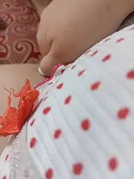 XXX chat uživo modela Bombamom