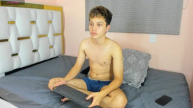 Twink_Andy Chat XXX in diretta