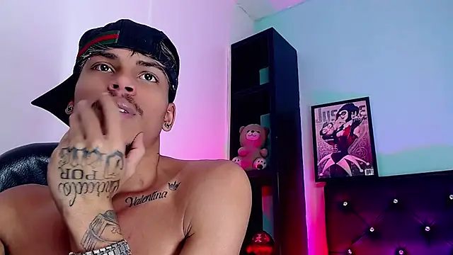 Angel_foxc13 élő XXX-chatje