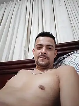 Chat +18 de fereira2205 ao vivo