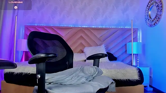 naomi_lux_ Chat XXX in diretta