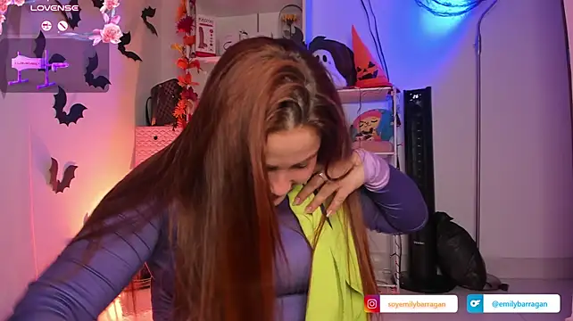 EmilyBarragan_ Adlı Modelin Canlı XXX Sohbeti