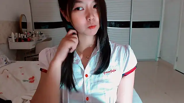 Miu1_girl Adlı Modelin Canlı XXX Sohbeti