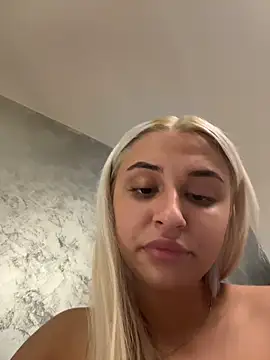 צ'אט XXX בשידור חי של Kylie_One