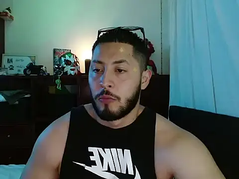 Spilios_low Live XXX Chat