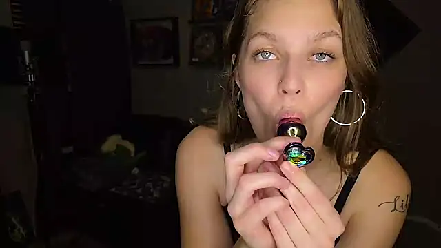 XXX chat uživo modela BigDaddyFreakyFrog
