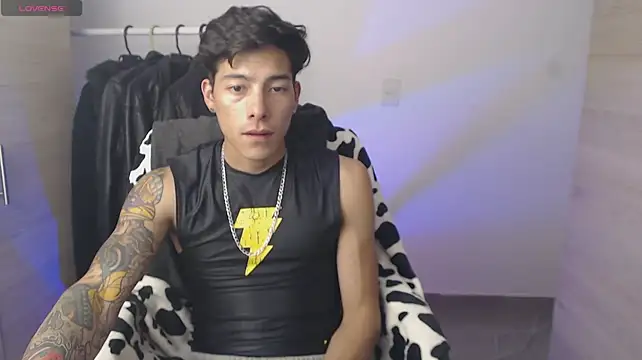 XXX chat uživo modela chomelo6