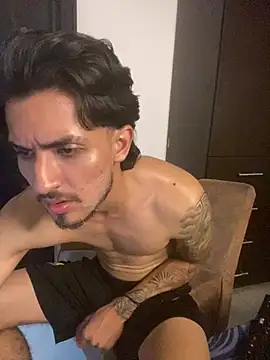 Kriss_Edwards' Live XXX Chat