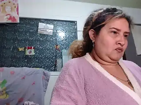Perla1981-- – Naživo XXX chat