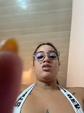 XXX chat uživo modela Little_Gaby_