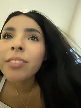 LovelyEyess – Live XXX-chat