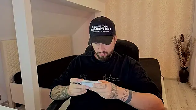 LoganStroud's Live XXX Chat