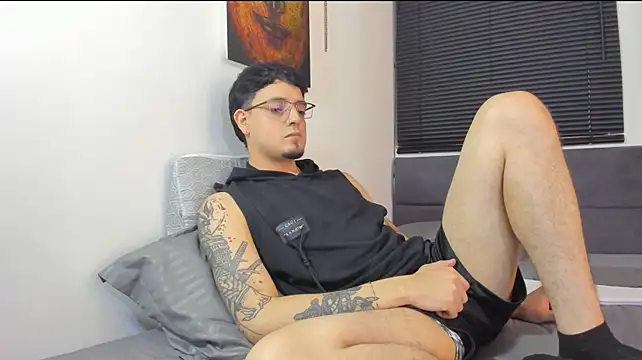 alejandro_calderon1 라이브 XXX 채팅