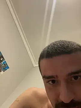 Chat +18 de Ivis1999 ao vivo