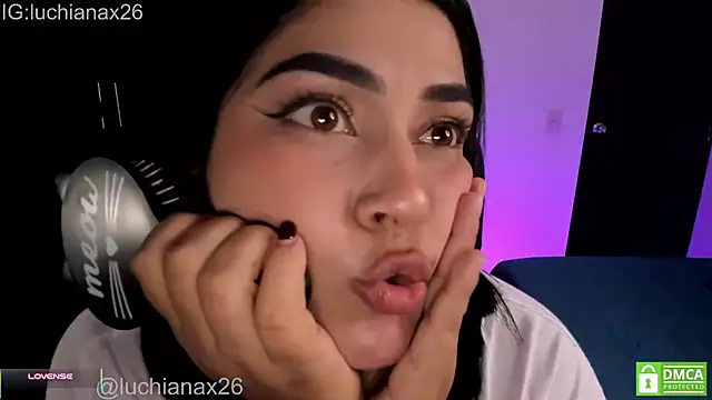 lucy2606's Live XXX Chat