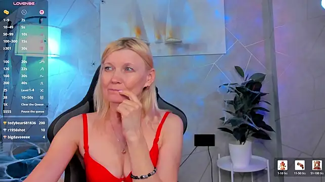 Julie_Lucas' Live XXX Chat