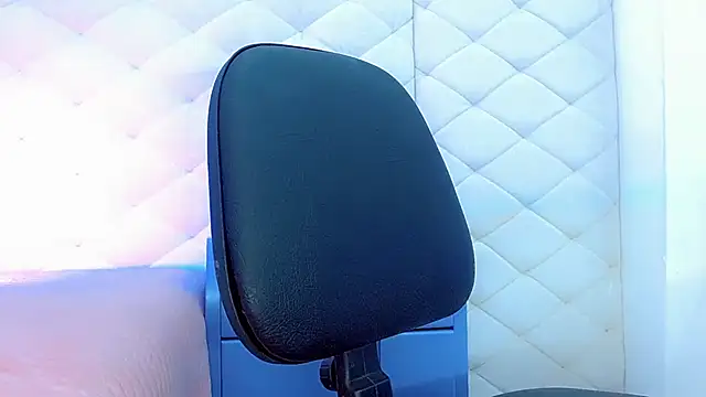 Chat +18 de sheylarjenner_23 ao vivo
