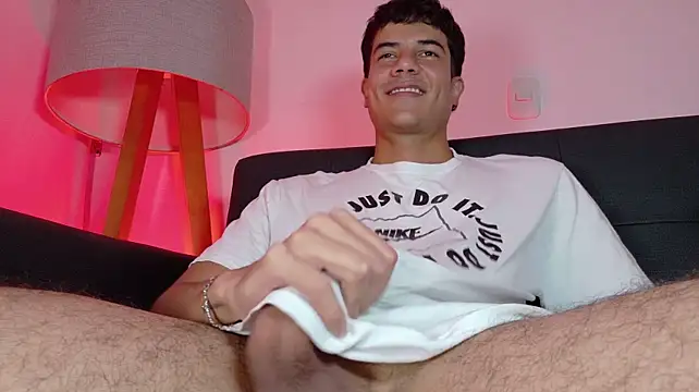 Derek_stud_ Chat XXX in diretta