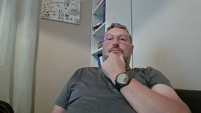 XXX chat uživo modela doudou310