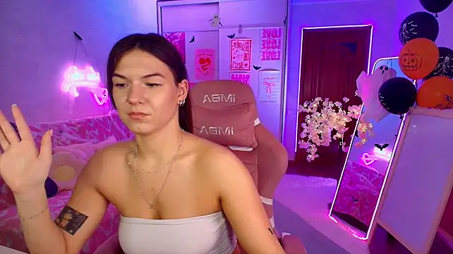 luna_lust_212 Adlı Modelin Canlı XXX Sohbeti
