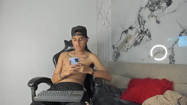Chatroom XXX en direct de oliverSky_