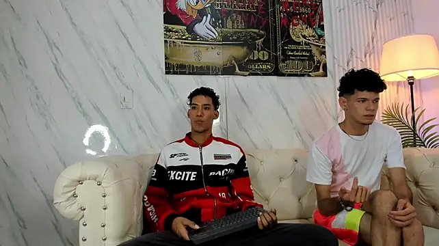 PRETTY_LOVERX live XXX chat