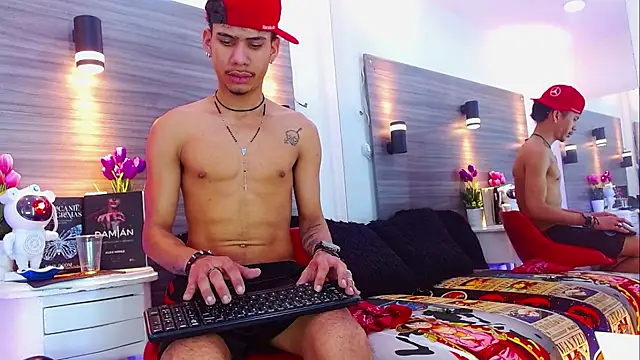 Skinny_cute_Alyer Adlı Modelin Web Kamerası Şovu