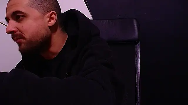 XXX chat uživo modela JamesMyerss