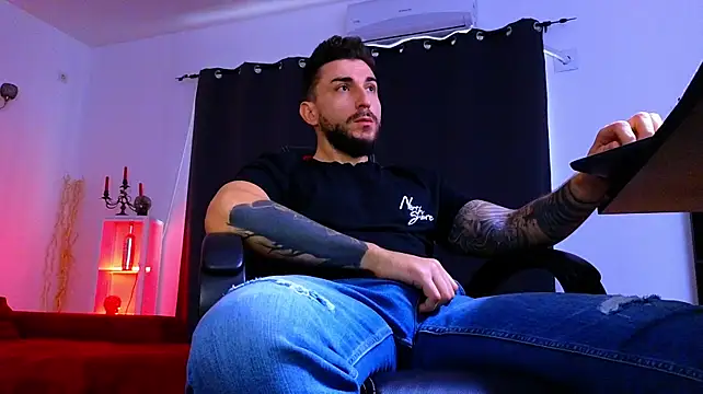 MightyAaron66 Webcam show