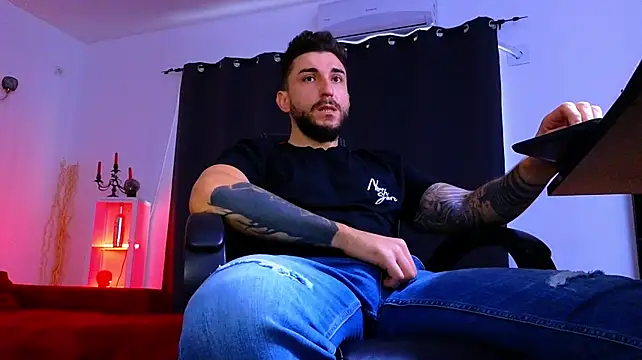 Онлайн чат XXX MightyAaron66