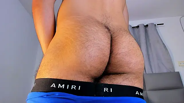 XXX chat uživo modela ApoloKlein