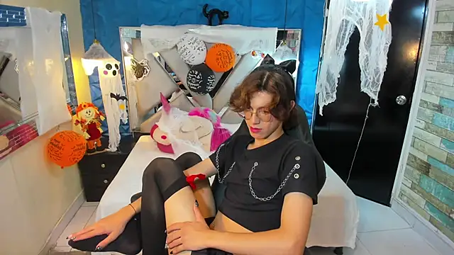 XXX chat uživo modela Jav_Frank