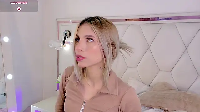 AriaSaint Live XXX Chat