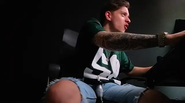 Онлайн чат XXX FelixStarkk